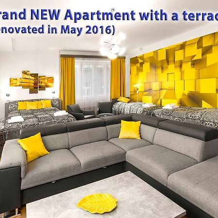 Astra 3 - Large Apartment With Terrace 프라하 외부 사진