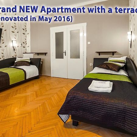 Astra 3 - Large Apartment With Terrace 프라하 외부 사진